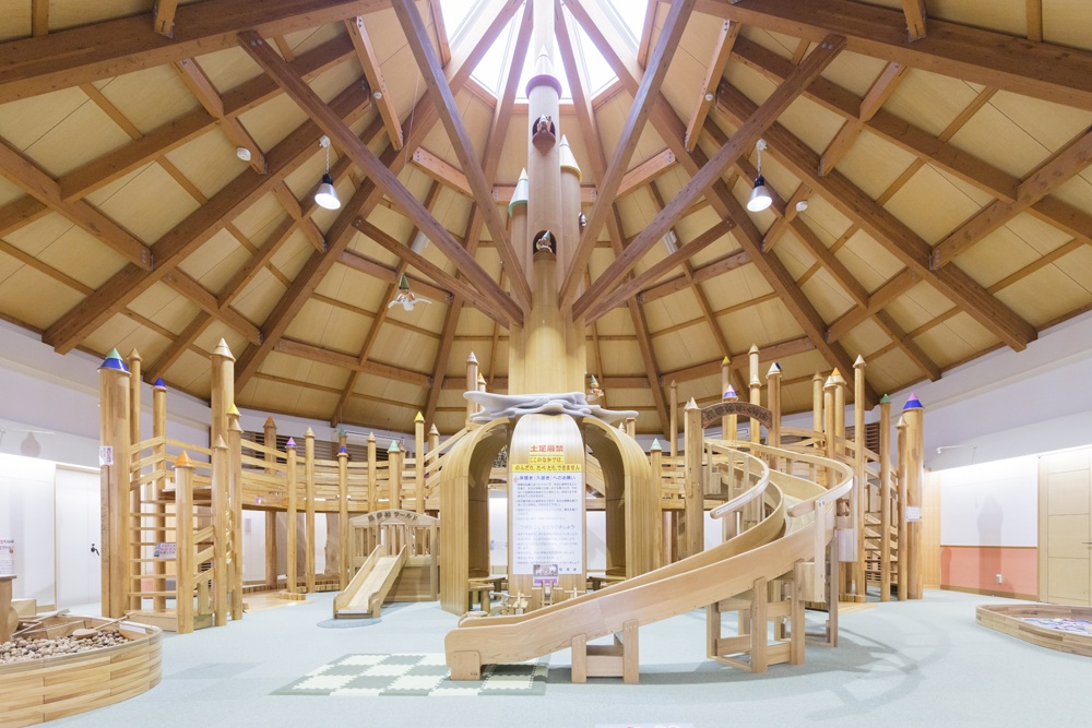 果夢林ワールドの大型木製遊具全景
